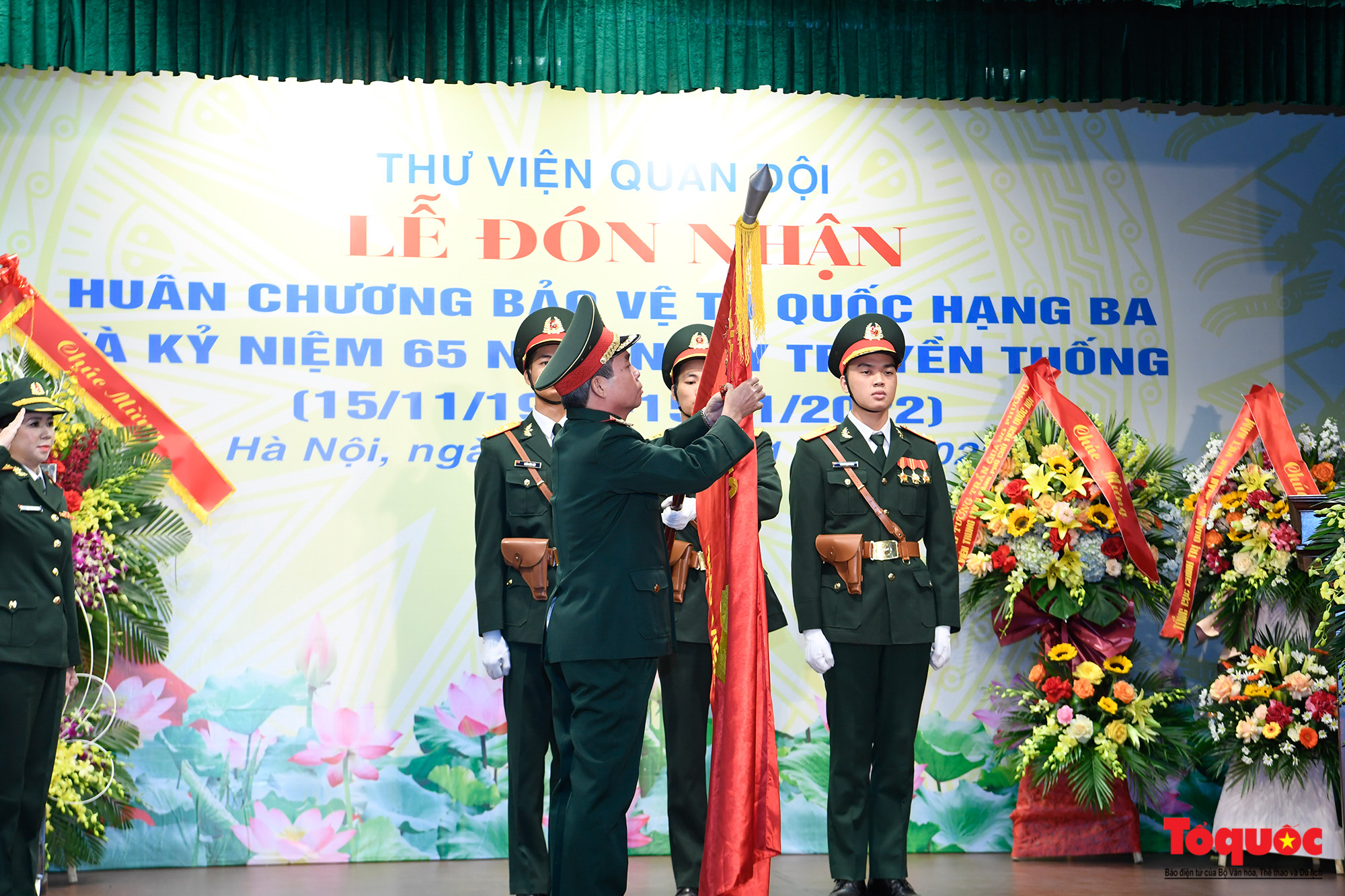 Thư viện Quân đội đón nhận Huân chương Bảo vệ Tổ quốc hạng Ba - Ảnh 4.