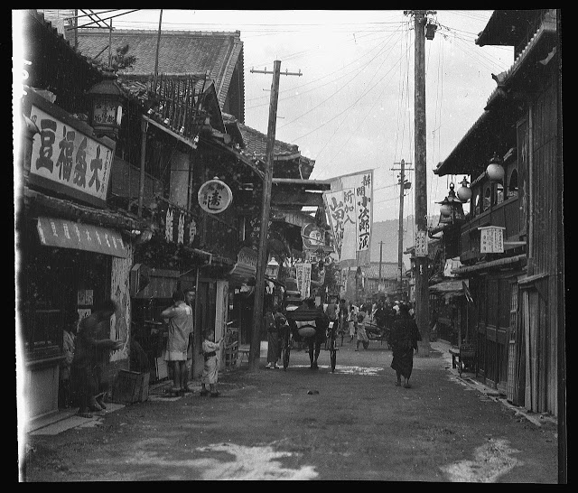 Bộ ảnh hiếm chụp lại Nhật Bản 100 năm trước khác lạ hoàn toàn so với bây giờ  - Ảnh 4.