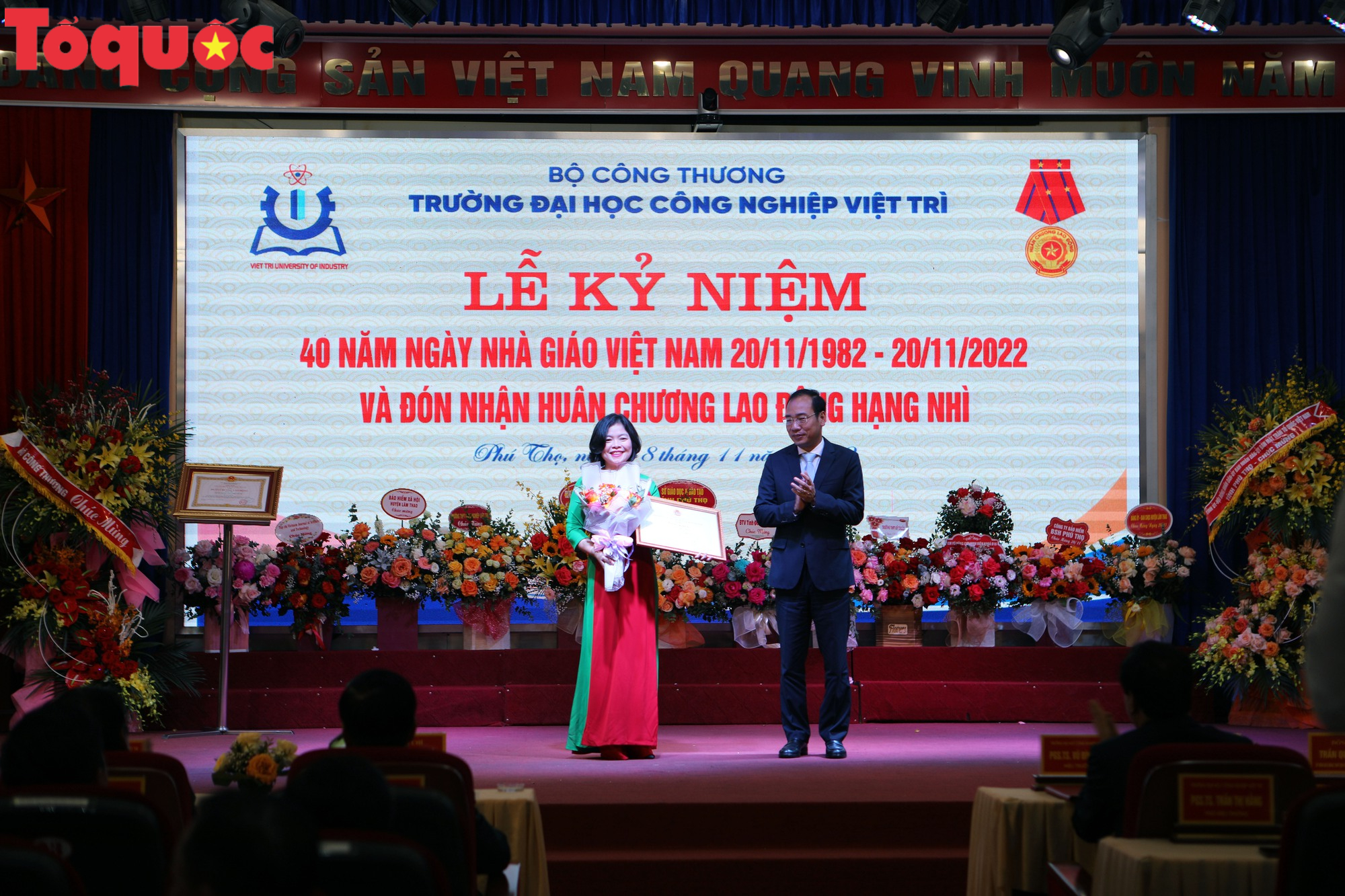 Trường Đại học Công Nghiệp Việt Trì long trọng kỷ niệm 40 năm Ngày Nhà Giáo Việt Nam và đón nhận Huân chương Lao động hạng Nhì - Ảnh 14.