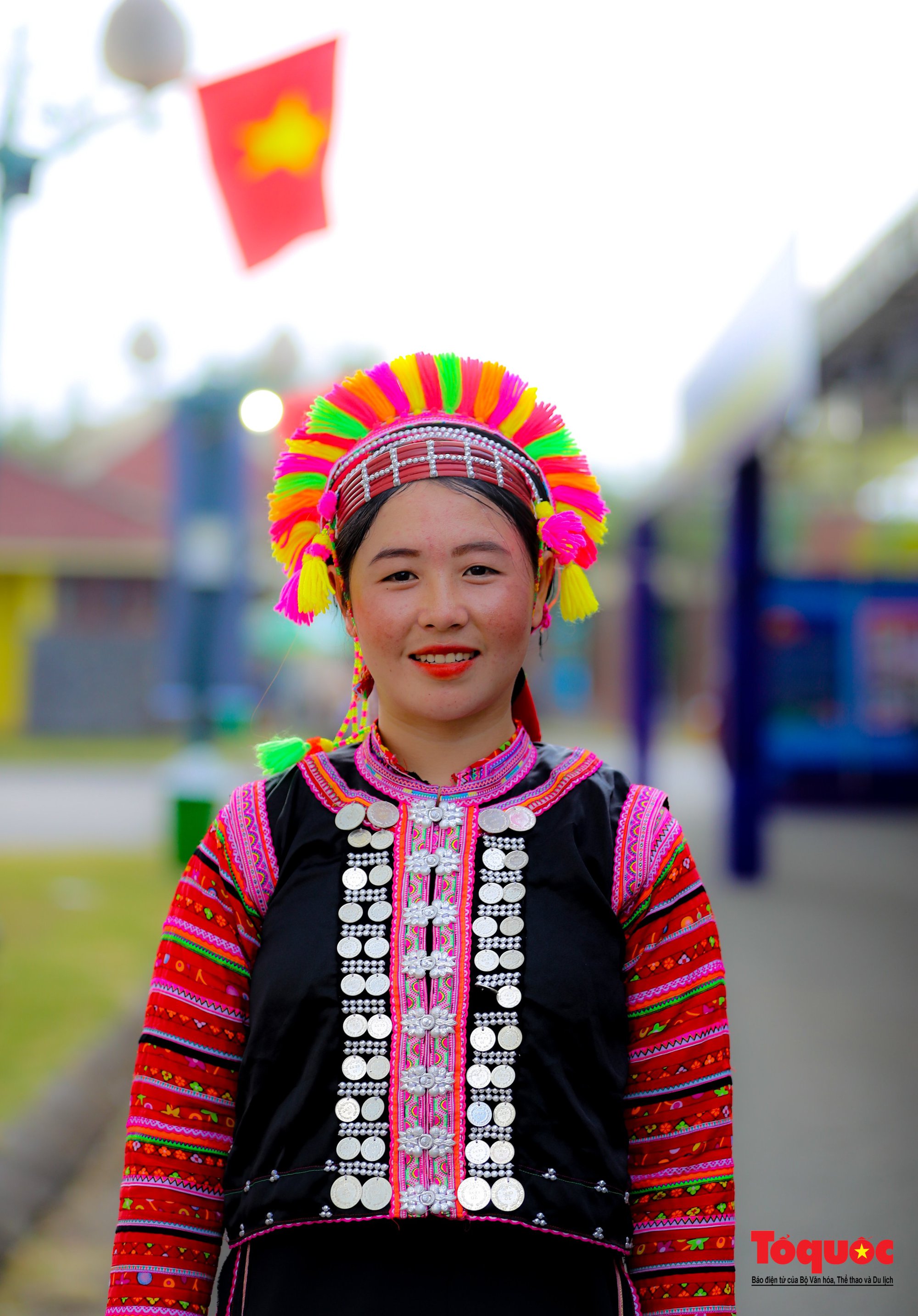 Rực rỡ sắc màu trang phục truyền thống các dân tộc thiểu số Việt Nam