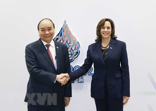 Chủ tịch nước Nguyễn Xuân Phúc gặp Phó Tổng thống Hoa Kỳ Kamala Harris - Ảnh 1.