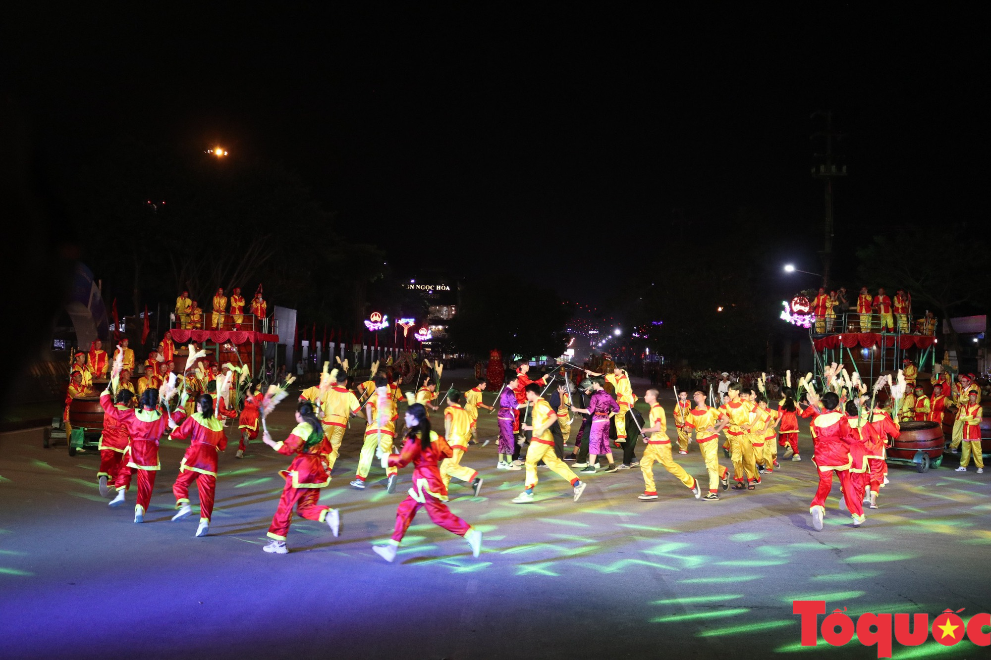 Sôi động Lễ hội đường phố tại Festival Ninh Bình năm 2022 - Ảnh 4.