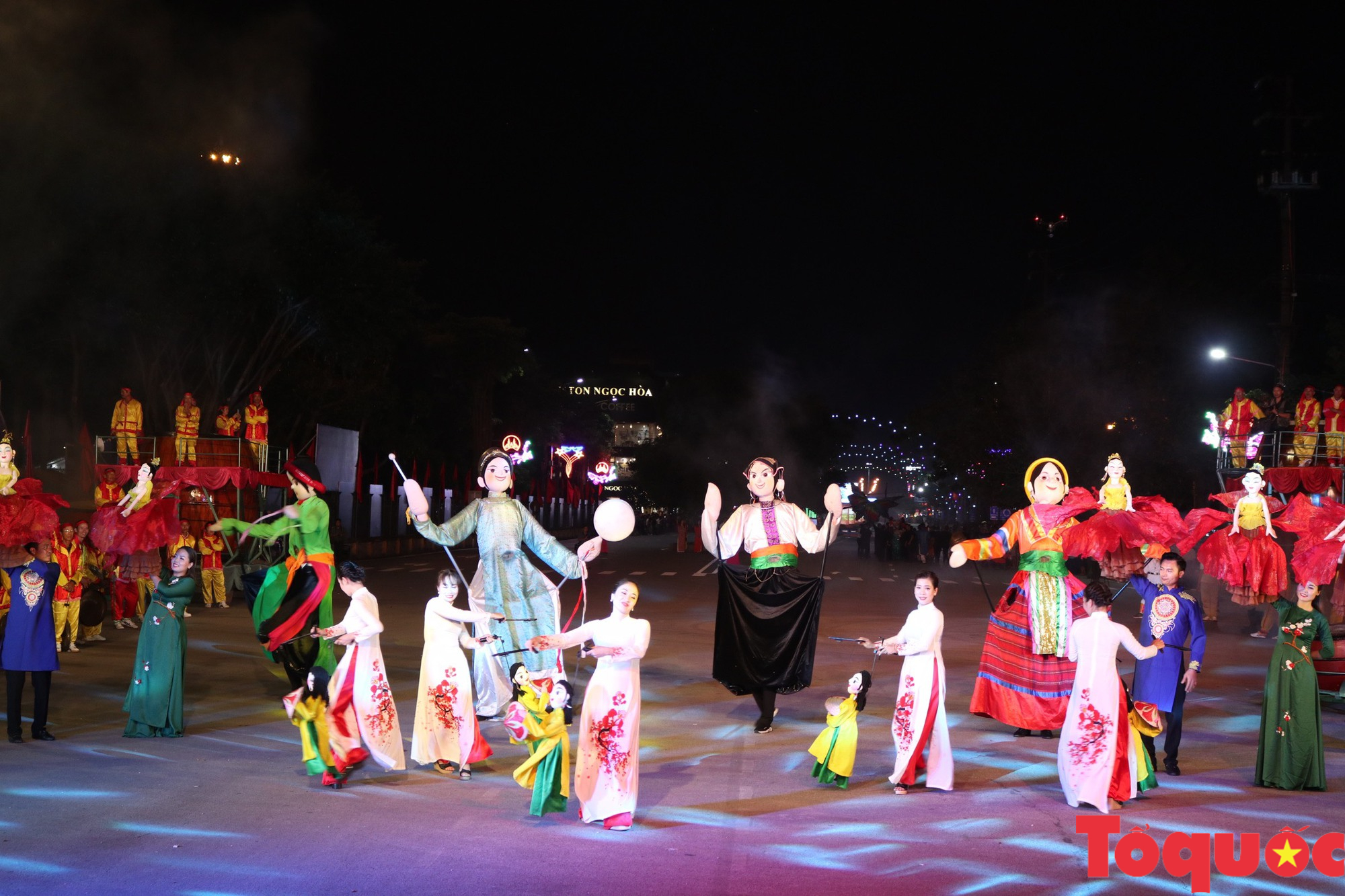 Sôi động Lễ hội đường phố tại Festival Ninh Bình năm 2022 - Ảnh 8.