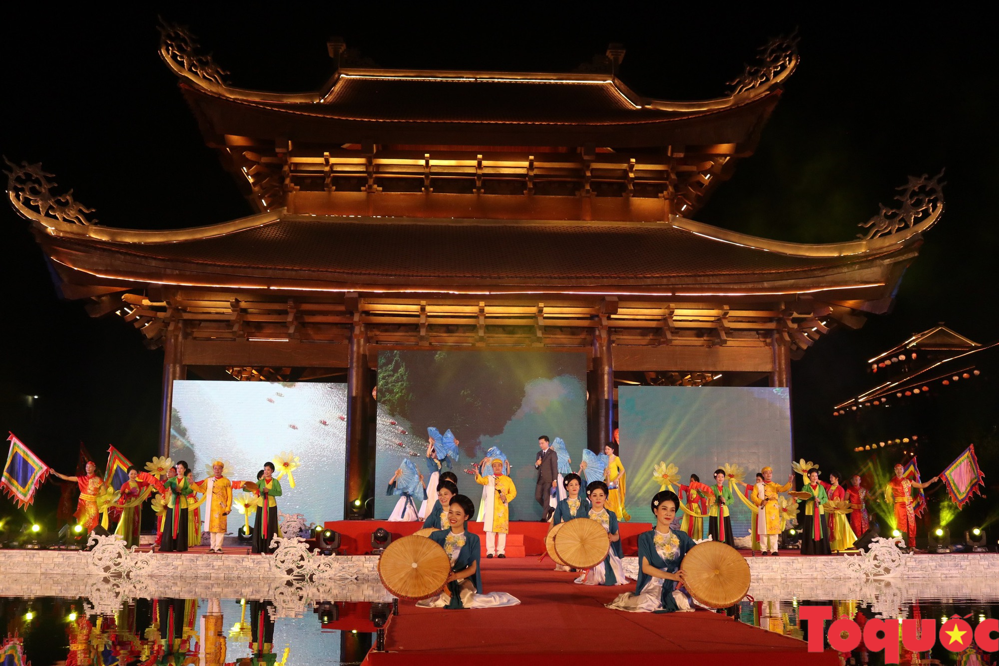 Bữa tiệc nghệ thuật khép lại tuần lễ Festival Ninh Bình năm 2022 - Ảnh 1.
