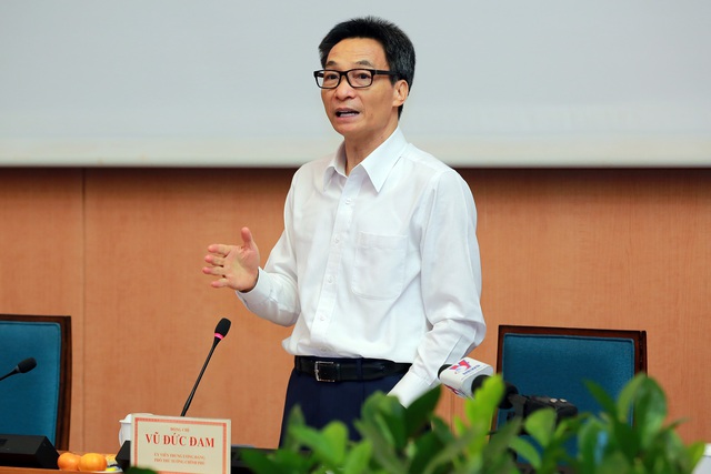 Phó Thủ tướng Vũ Đức Đam làm việc với Hà Nội về triển khai 2 nhóm thủ tục hành chính liên thông và số hóa dữ liệu - Ảnh 1.