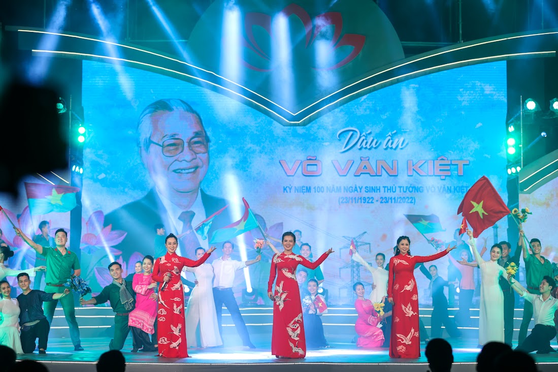 Thủ tướng Phạm Minh Chính dự các hoạt động kỷ niệm 100 năm Ngày sinh đồng chí Võ Văn Kiệt - Ảnh 11.