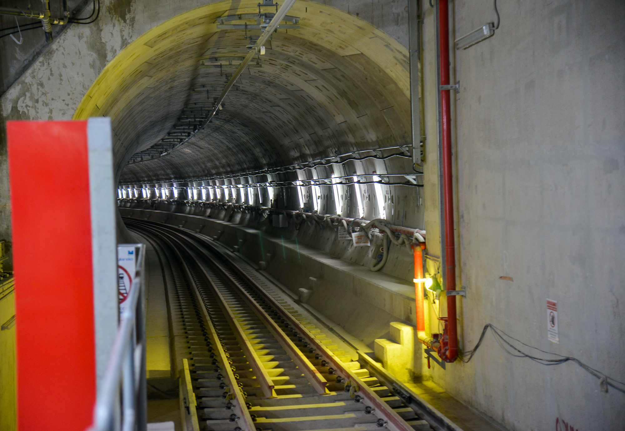 Bên trong nhà ga ngầm đầu tiên hoàn thành 100% của tuyến Metro TP.HCM  - Ảnh 15.
