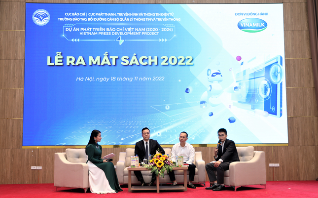 Dự án phát triển báo chí Việt Nam tổ chức ra mắt sách năm 2022 - Ảnh 2.
