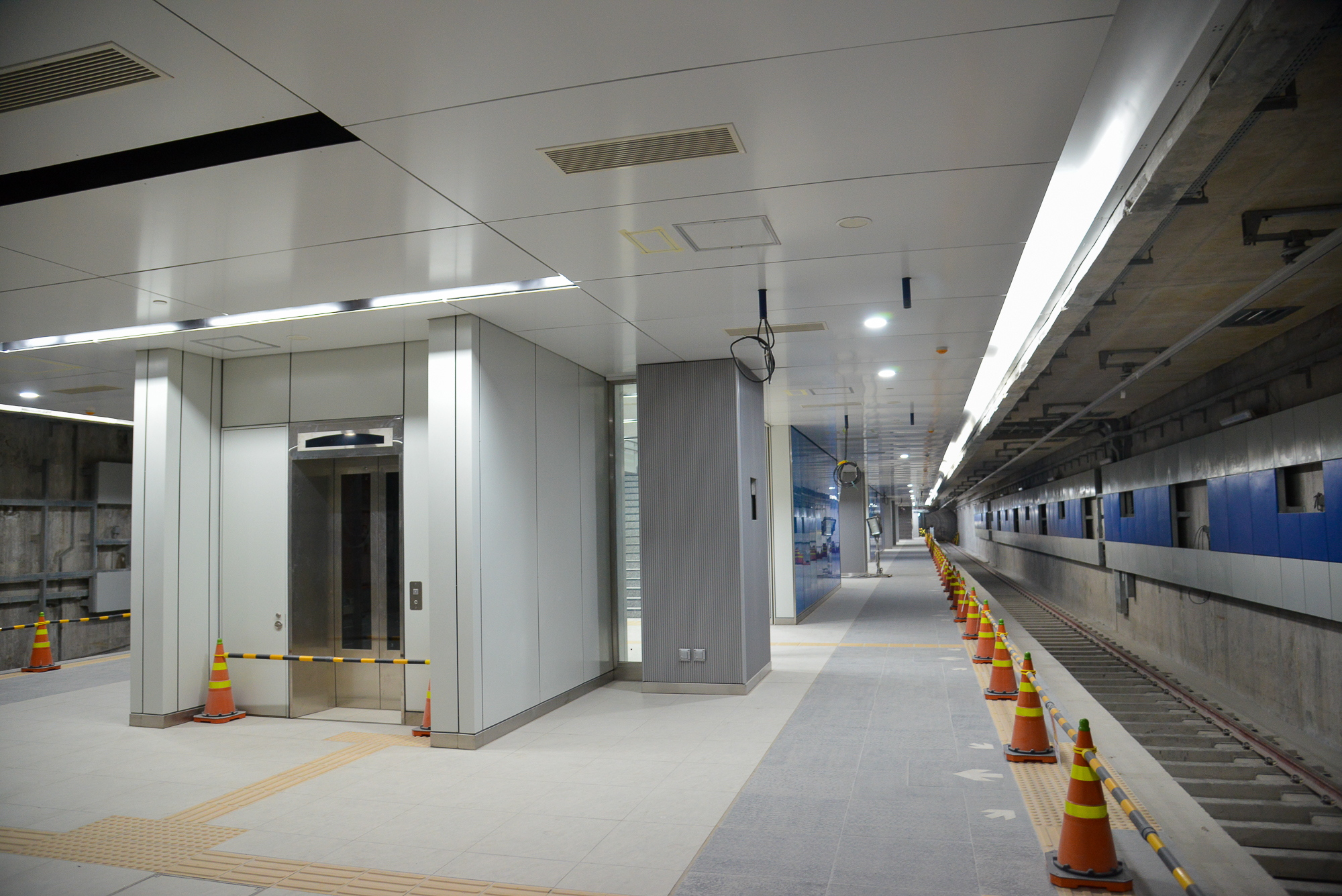 Cận cảnh nhà ga ngầm Ba Son của tuyến Metro TP.HCM sau khi hoàn thành gần 100%  - Ảnh 4.