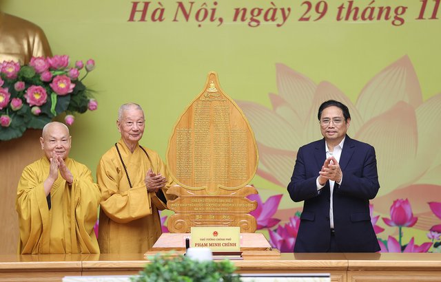 Thủ tướng: Phật giáo đã trở thành một thành tố quan trọng trong nền văn hóa đậm đà bản sắc dân tộc - Ảnh 2.