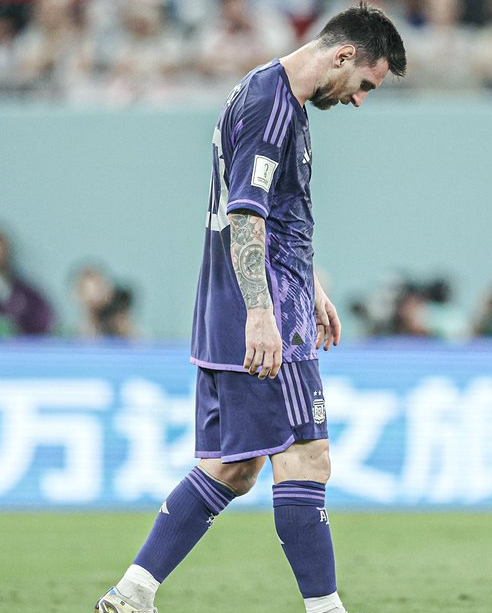 Sự trùng hợp kỳ lạ sau quả penalty hỏng của Messi - Ảnh 1.