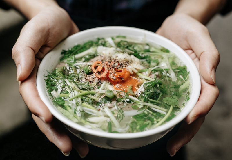 Những món ăn bình dân có giá cao ngất ngưởng ở Hà Nội nhưng vẫn cực hút khách - Ảnh 21