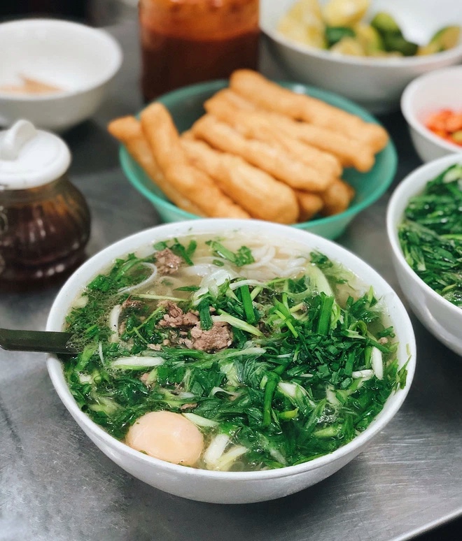 Những món ăn bình dân có giá cao ngất ngưởng ở Hà Nội nhưng vẫn cực hút khách - Ảnh 20