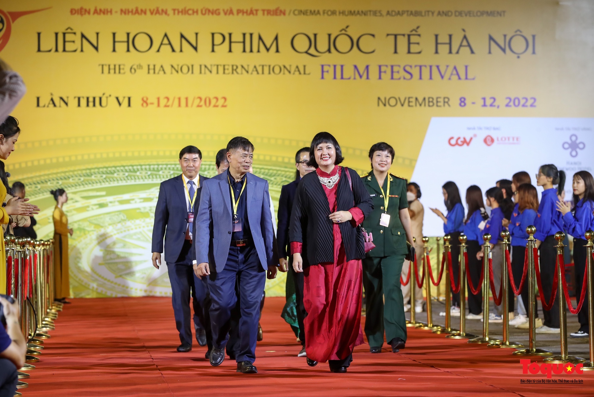 Dàn sao dự thảm đỏ Liên hoan phim quốc tế Hà Nội 2022 - Ảnh 18.