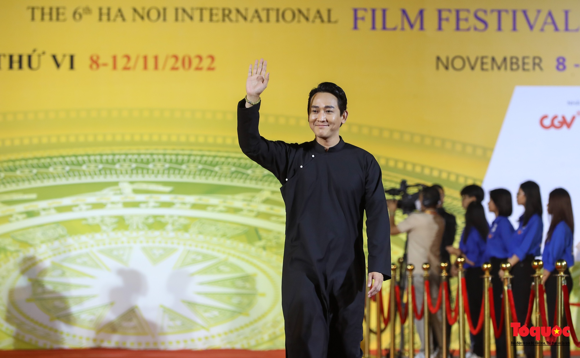 Dàn sao dự thảm đỏ Liên hoan phim quốc tế Hà Nội 2022 - Ảnh 17.