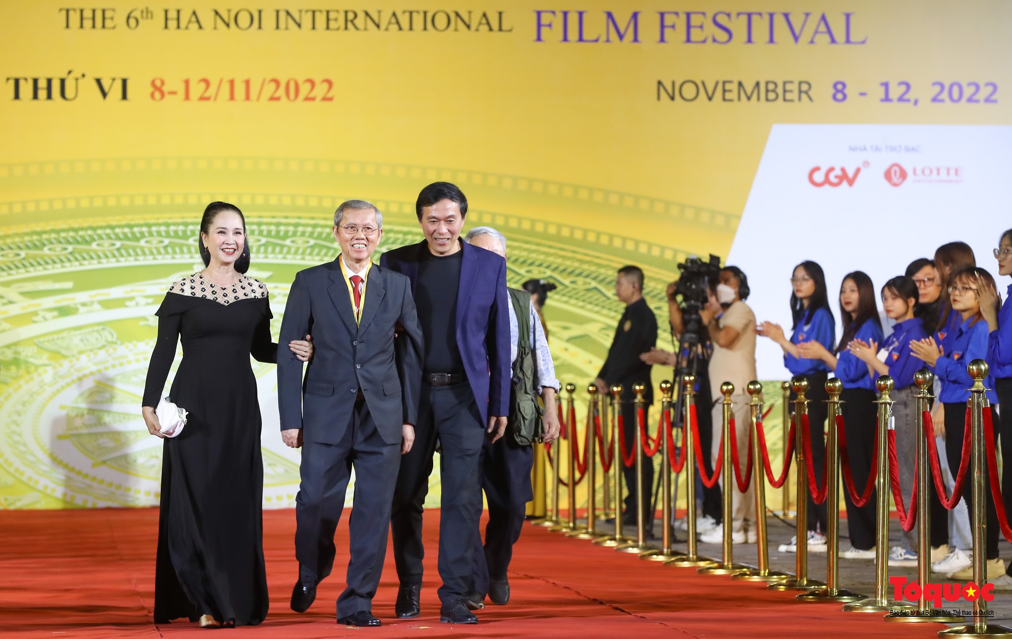Dàn sao dự thảm đỏ Liên hoan phim quốc tế Hà Nội 2022 - Ảnh 15.