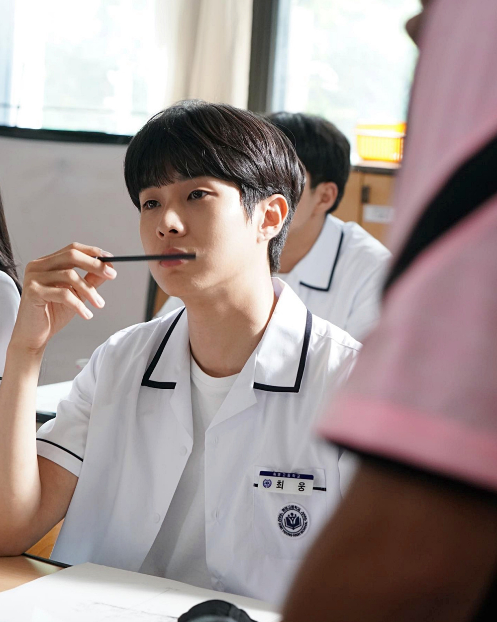 5 màn cưa sừng làm nghé đỉnh nhất phim Hàn 2022: Song Joong Ki U40 vẫn đóng học sinh - Ảnh 7.