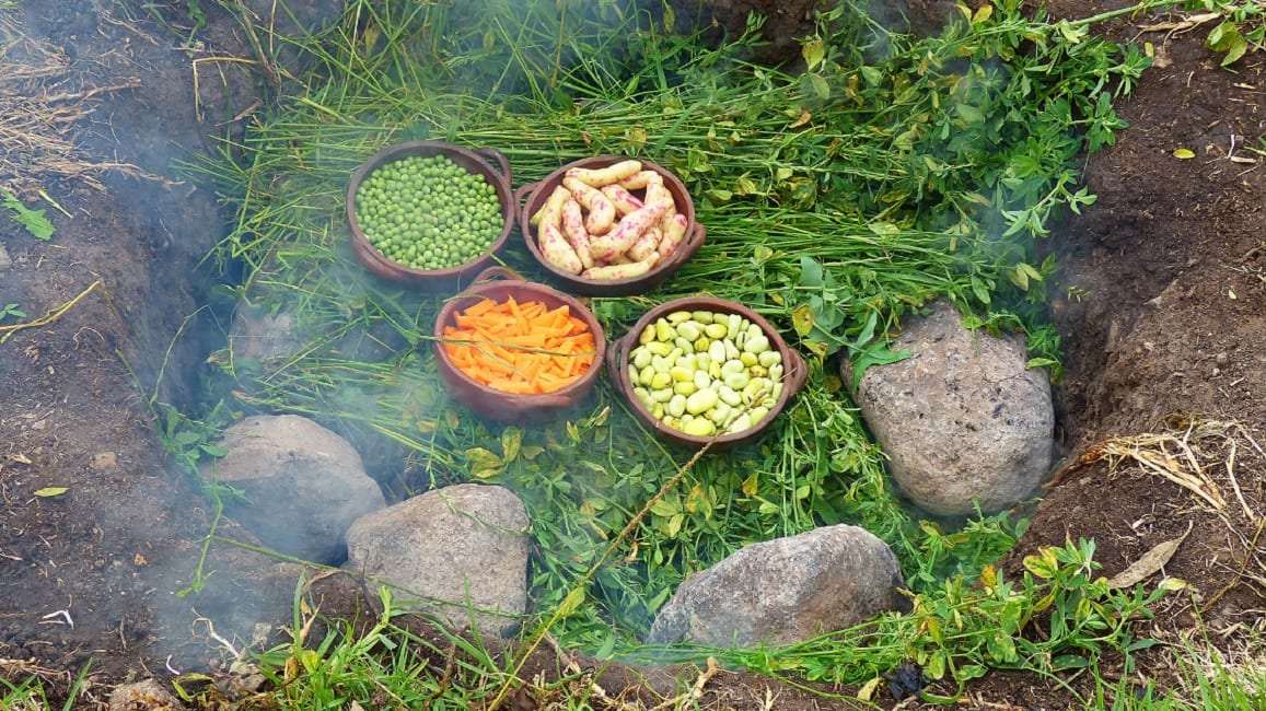 Món ăn nóng hổi từ dưới lòng đất của đất nước Peru khiến thực khách ấn tượng khó phai - Ảnh 2.