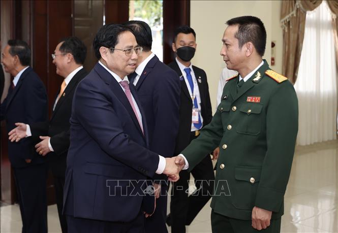 Thủ tướng Phạm Minh Chính gặp gỡ cộng đồng người Việt Nam tại Campuchia - Ảnh 1.