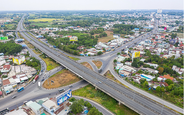 Xu hướng lựa chọn đầu tư: Chờ bắt đáy hay chủ động tìm giá đáy? - Ảnh 1.