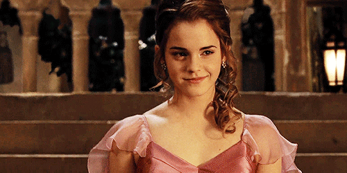 Sự thật về bộ váy dạ hội của Hermione ở Harry Potter: Bản gốc giống hệt nàng Lọ Lem! - Ảnh 1.