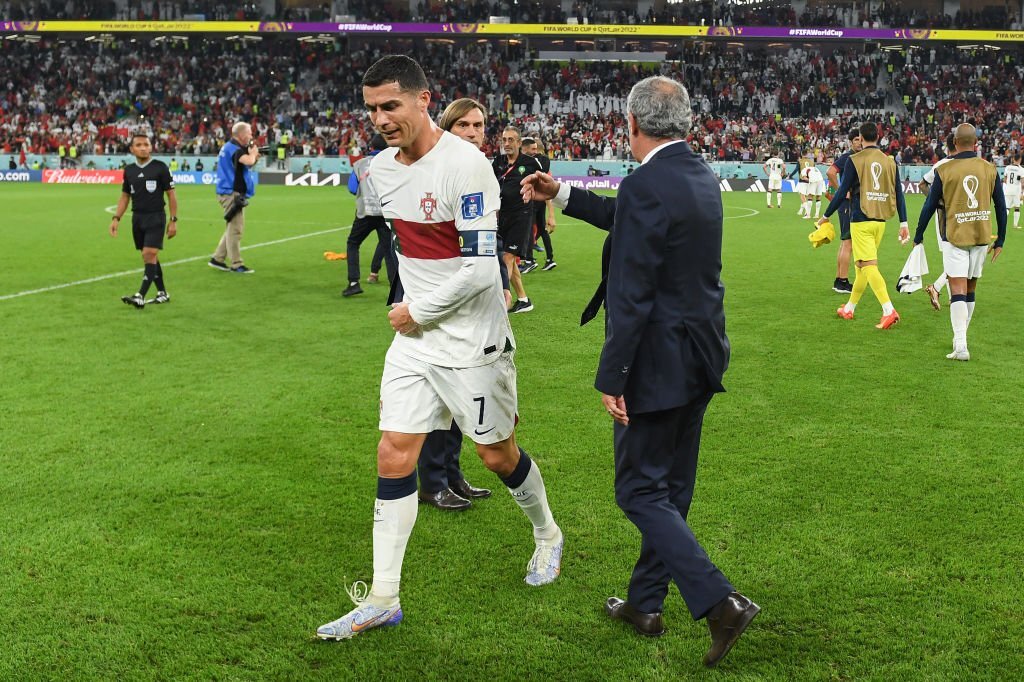 Ronaldo bật khóc nức nở sau khi bị loại khỏi kỳ World Cup cuối ...