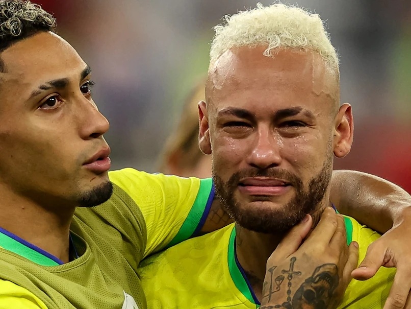 World Cup 2022 sắp đến, Maroc là một trong những đội bóng chủ nhà đáng gờm. Cùng xem hình ảnh Ronaldo, người hùng của Bồ Đào Nha, cảm xúc thế nào khi đối đầu với Maroc và khóc trong niềm tiếc nuối khi thất bại.