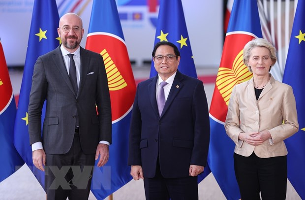 Thủ tướng Phạm Minh Chính dự Hội nghị Cấp cao kỷ niệm 45 năm quan hệ ASEAN-EU, gặp lãnh đạo EU và một số nước châu Âu - Ảnh 1.
