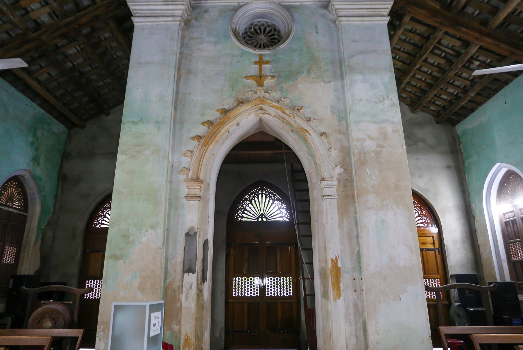 Vẻ đẹp của nhà thờ cổ bằng đá 120 tuổi ở Đà Nẵng - Ảnh 9.
