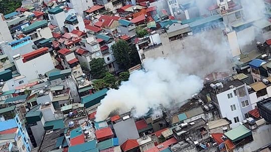 Cháy nhà ở Vũ Trọng Phụng do đun bếp nấu ăn cho “thú cưng” - Ảnh 1.