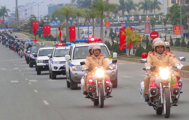 Thủ tướng yêu cầu bảo đảm trật tự, an toàn giao thông trong dịp Tết và Lễ hội xuân 2023 - Ảnh 1.