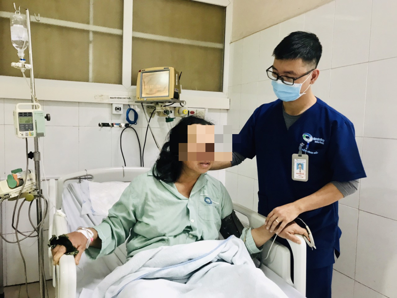 Ăn 2 miếng gan cá nữ bệnh nguy kịch  - Ảnh 1.