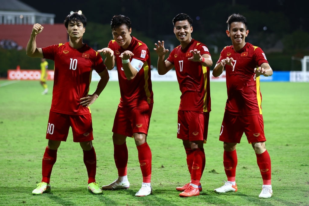 AFF Cup 2022 sắp diễn ra - một giải đấu quan trọng trong bóng đá Đông Nam Á! Hãy xem hình ảnh của những ngôi sao bóng đá đình đám của Việt Nam, sẵn sàng cống hiến và chiến đấu để giành chiến thắng cho đất nước!