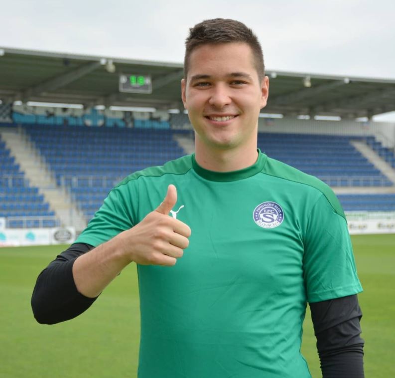 CLB mới lên hạng chiêu mộ thành công thủ môn Filip Nguyễn 5 Thủ môn Filip Nguyễn trở về Việt Nam, hé lộ khả năng chơi bóng tại V.League