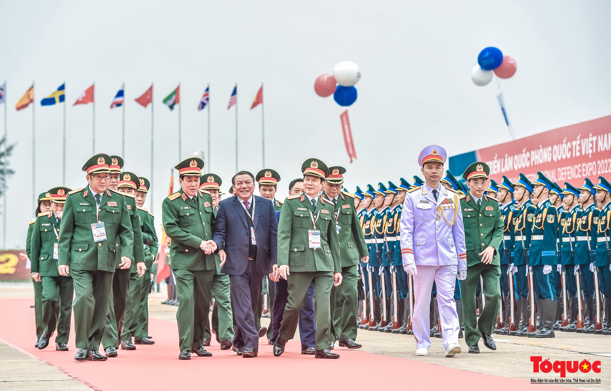 Hình ảnh khai mạc Triển lãm Quốc phòng quốc tế Việt Nam 2022 - Ảnh 3.