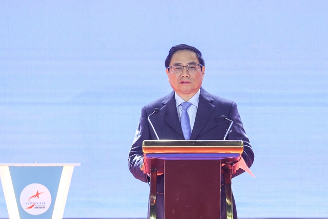 Thủ tướng: Chính sách quốc phòng của Việt Nam là vì hòa bình, tự vệ, vì nhân dân - Ảnh 1.