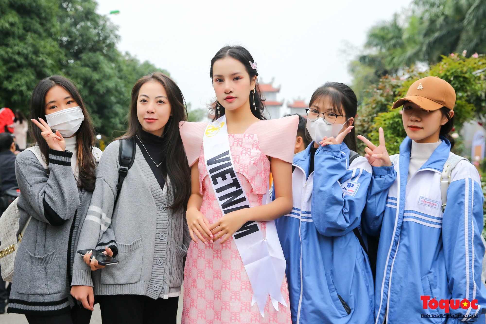 Dàn mỹ nhân Hoa hậu Du lịch thế giới khoe sắc cùng Lễ hội hoa Mê Linh - Ảnh 12.
