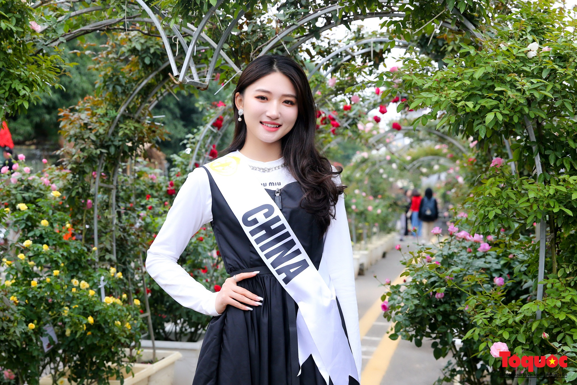 Dàn mỹ nhân Hoa hậu Du lịch thế giới khoe sắc cùng Lễ hội hoa Mê Linh - Ảnh 8.
