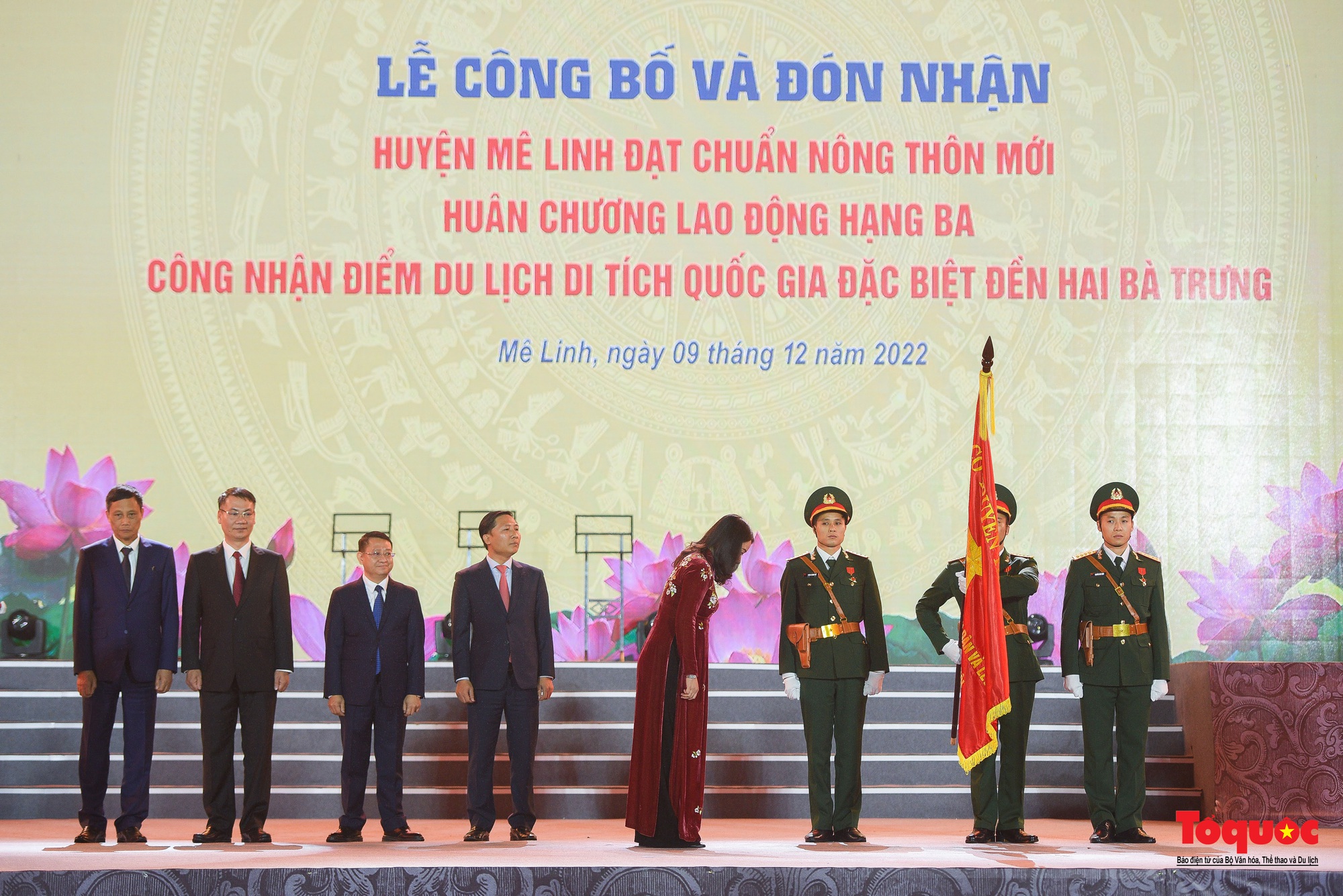 Hà Nội: Huyện Mê Linh đón nhận danh hiệu đạt chuẩn nông thôn mới và đón nhận Huân chương Lao động hạng Ba - Ảnh 14.
