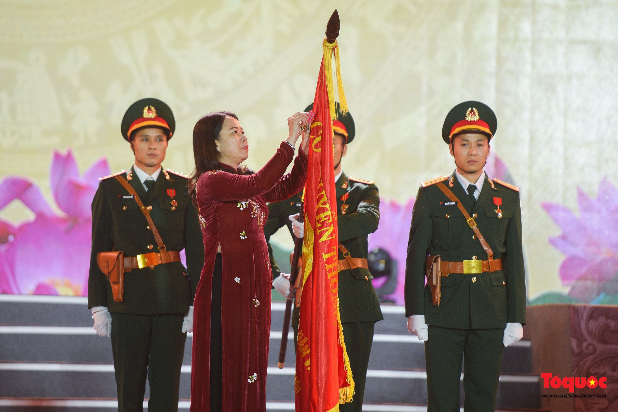 Hà Nội: Huyện Mê Linh đón nhận danh hiệu đạt chuẩn nông thôn mới và đón nhận Huân chương Lao động hạng Ba - Ảnh 15.