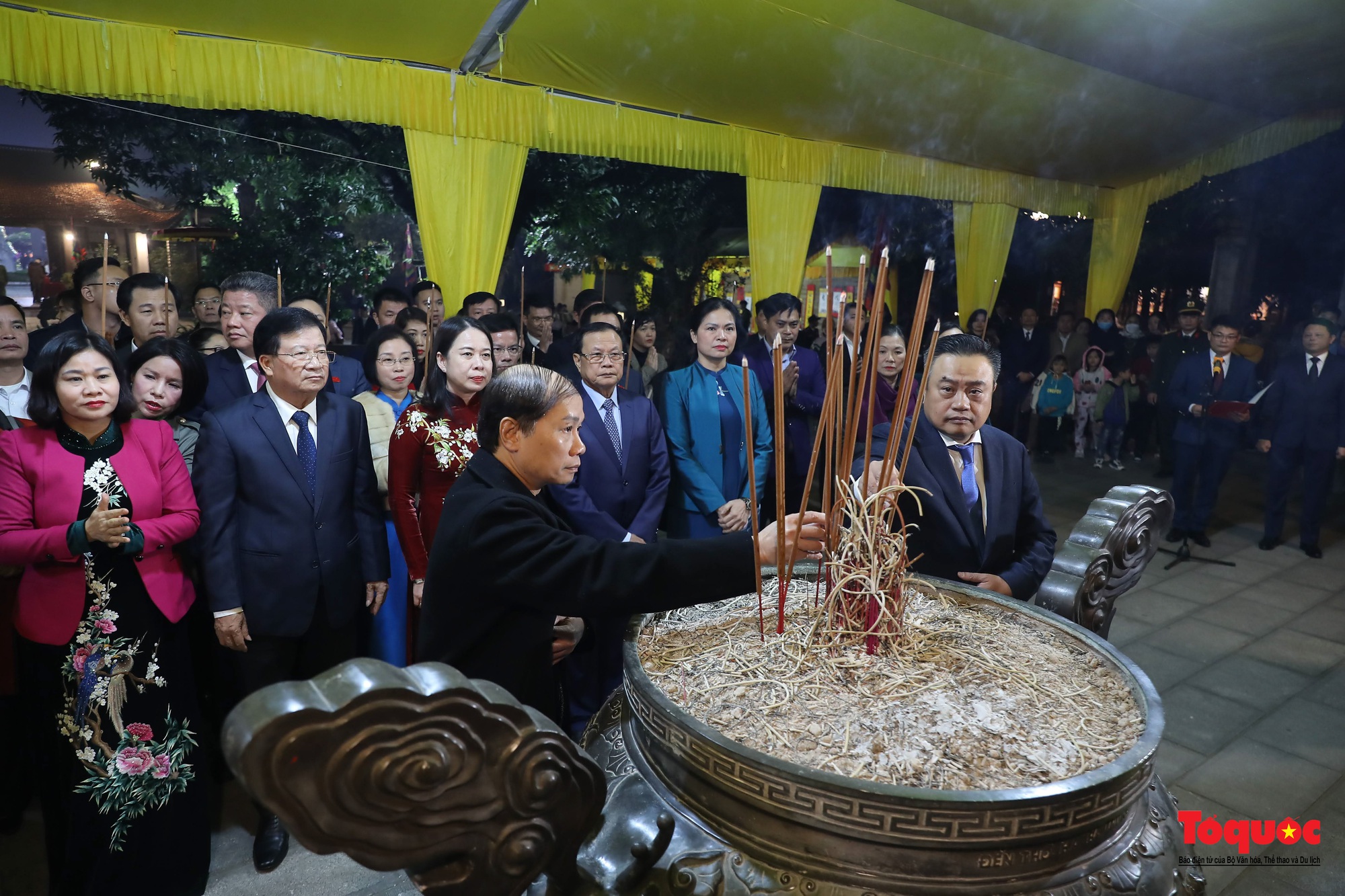 Hà Nội: Huyện Mê Linh đón nhận danh hiệu đạt chuẩn nông thôn mới và đón nhận Huân chương Lao động hạng Ba - Ảnh 8.