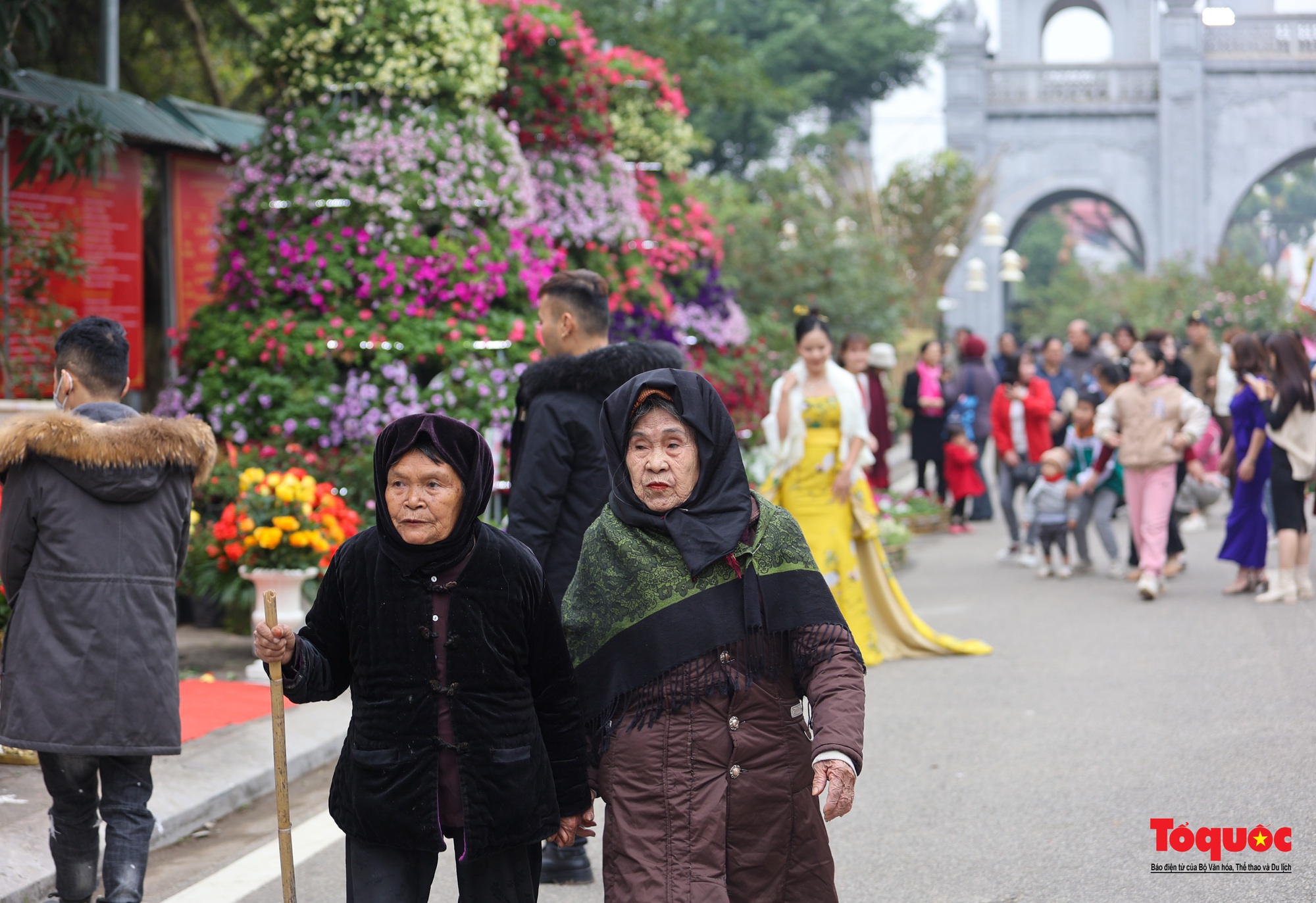 Khai mạc Lễ hội hoa và Festival nông sản, sản phẩm OCOP tại huyện Mê Linh - Ảnh 16.