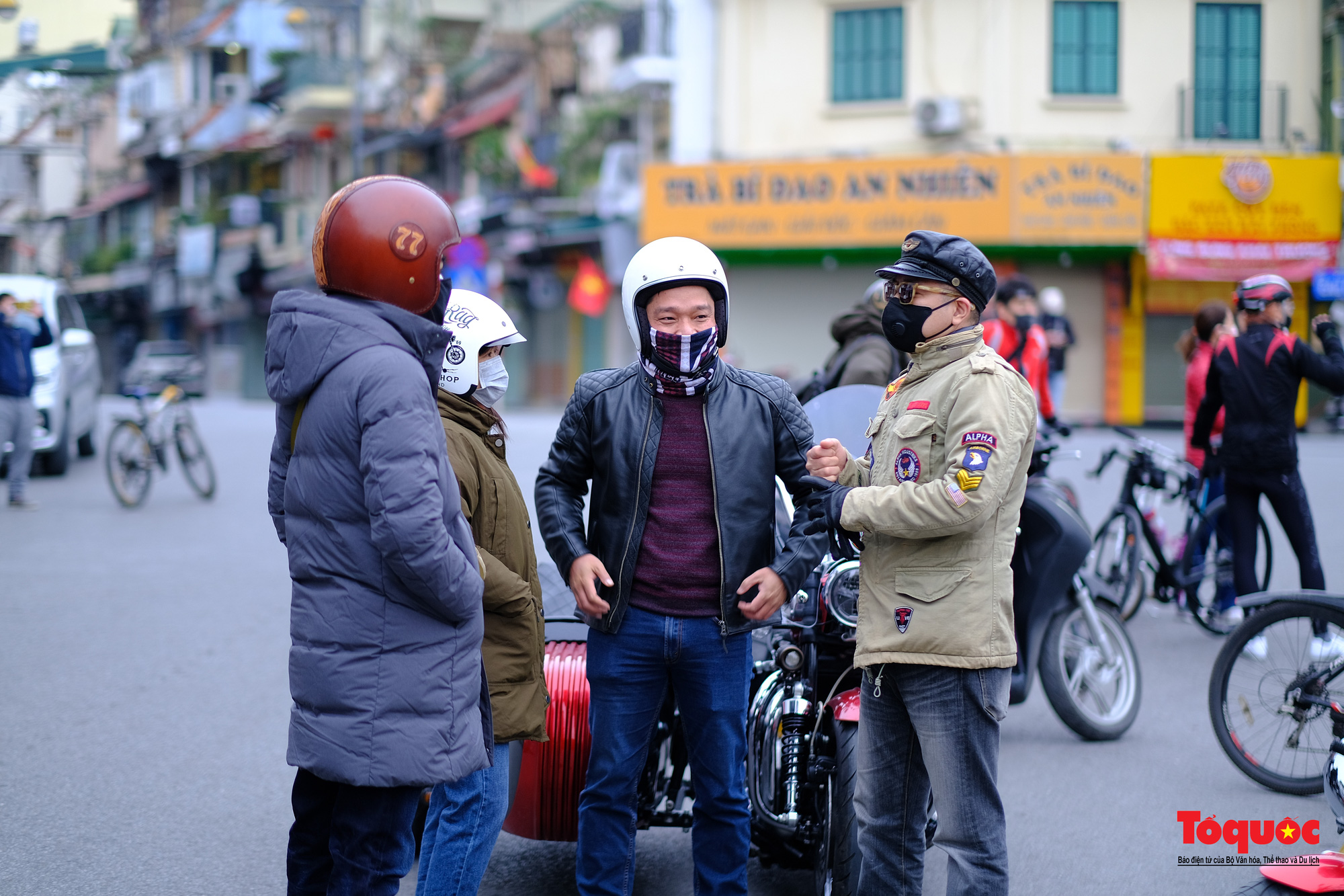 Một Hà Nội bình yên lạ thường sáng mùng 1 Tết Nhâm Dần - Ảnh 10.