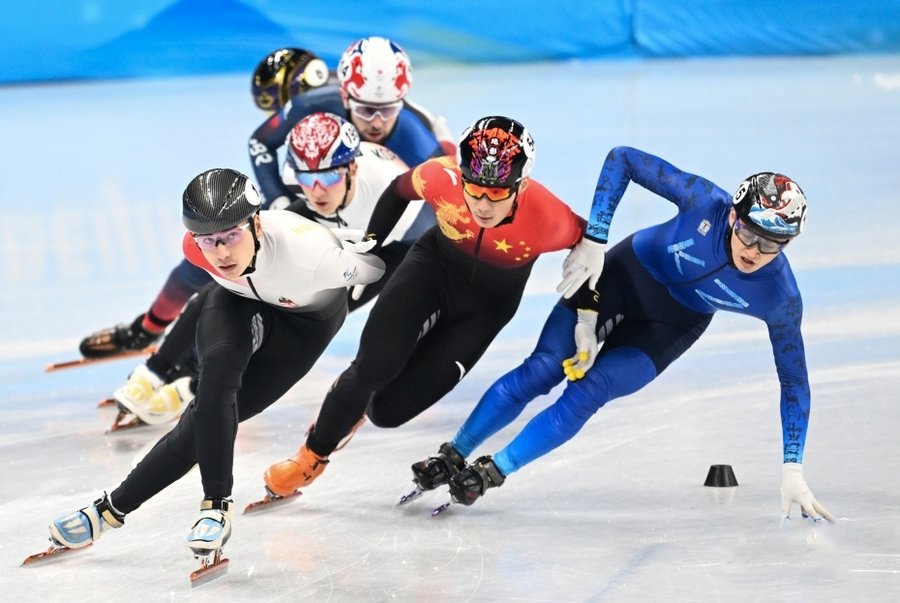 Hai ngày sau chiến thắng gây tranh cãi tại Olympic 2022, VĐV chủ nhà Trung Quốc đã phải nếm trái đắng - Ảnh 2.