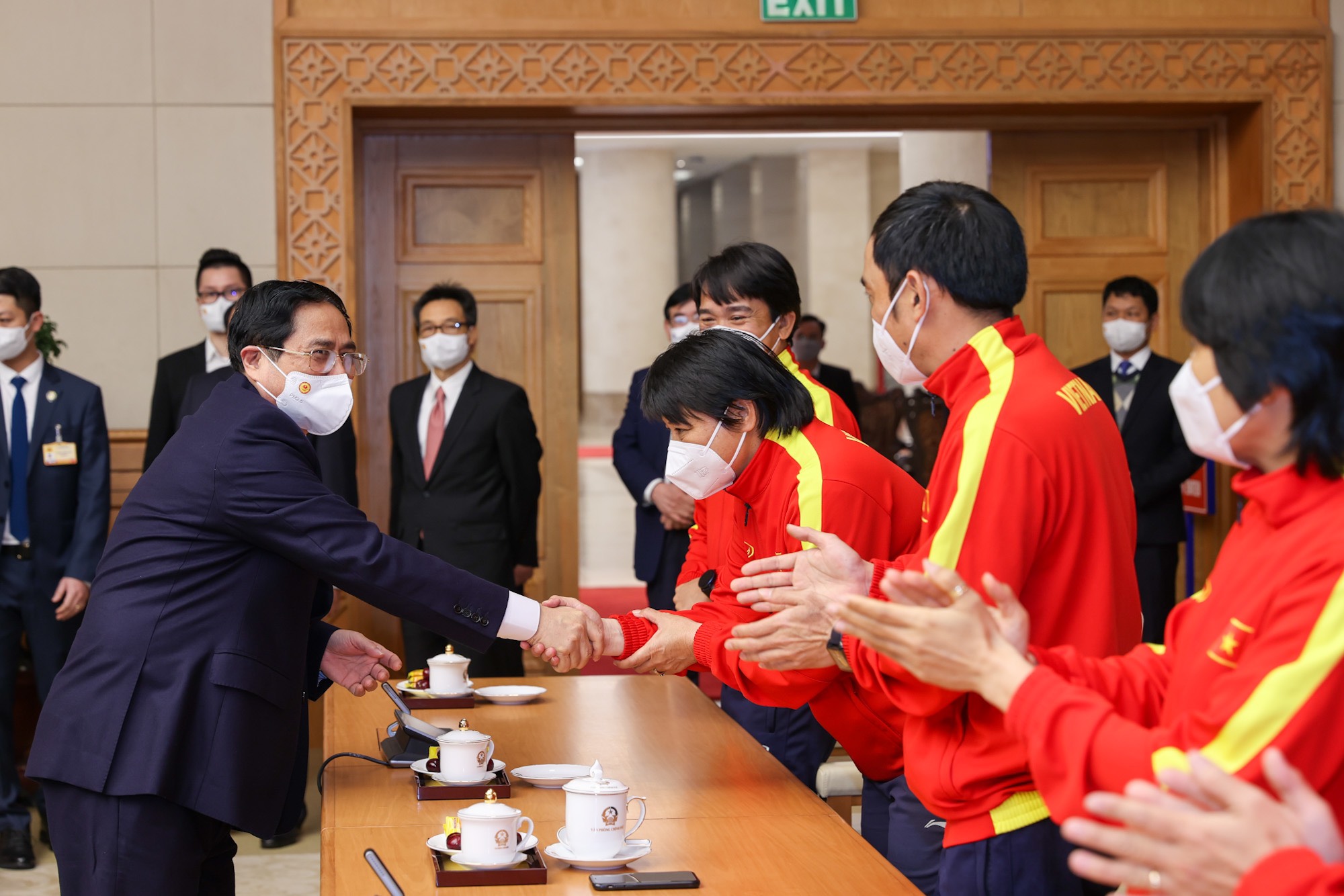 Thủ tướng Phạm Minh Chính gặp gỡ, chúc mừng và khen thưởng Đội tuyển bóng đá nữ Việt Nam - Ảnh 3.