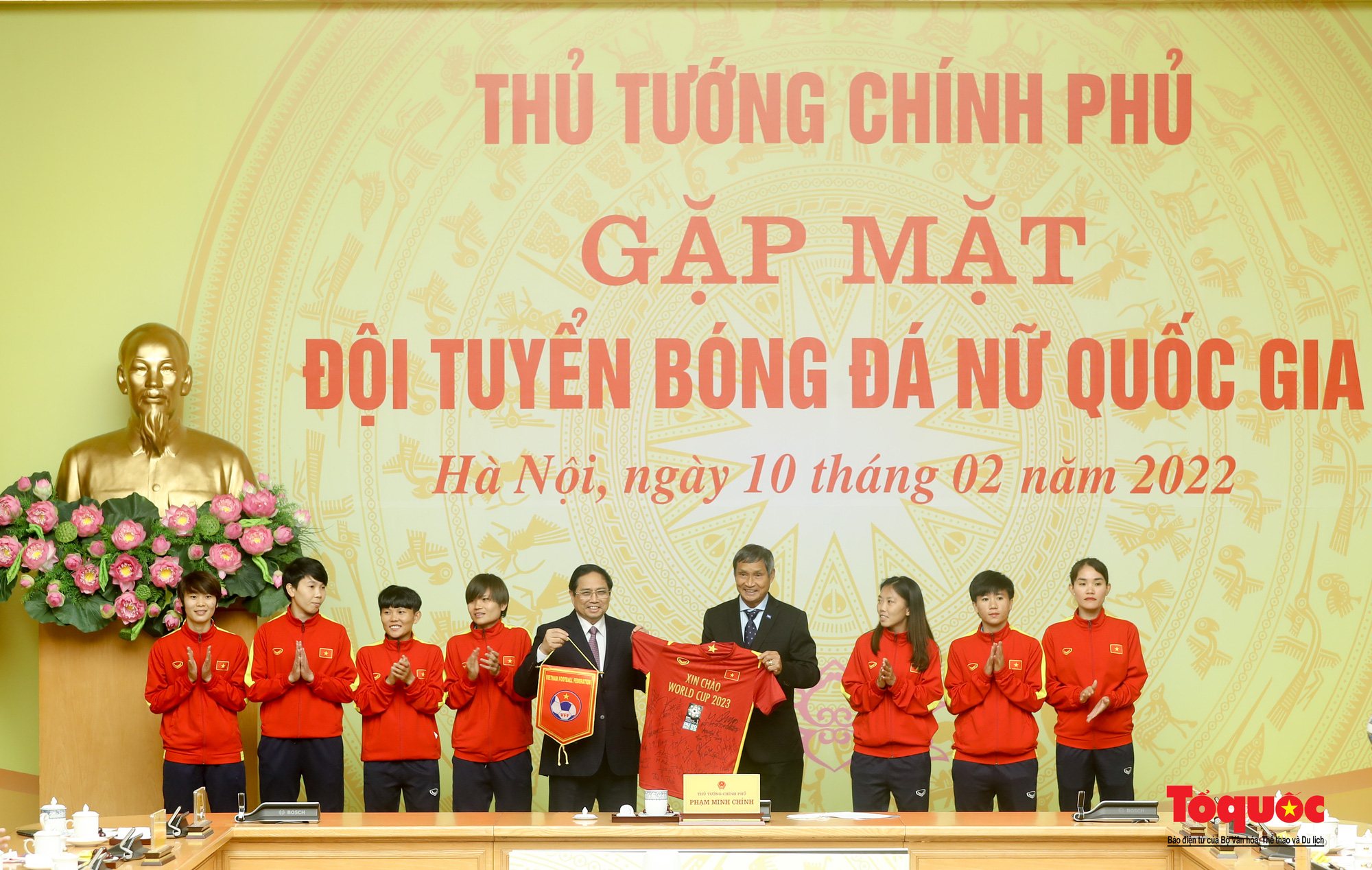 Thủ tướng Phạm Minh Chính gặp gỡ, chúc mừng và khen thưởng Đội tuyển bóng đá nữ Việt Nam - Ảnh 13.