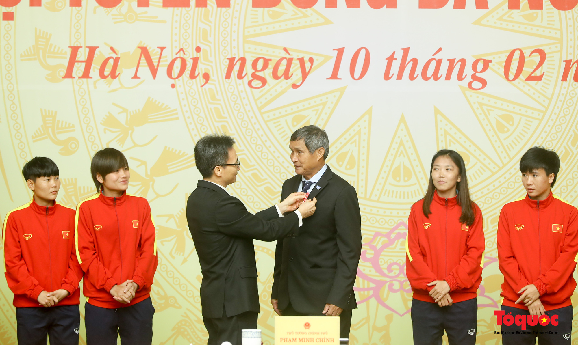 Thủ tướng Phạm Minh Chính gặp gỡ, chúc mừng và khen thưởng Đội tuyển bóng đá nữ Việt Nam - Ảnh 14.