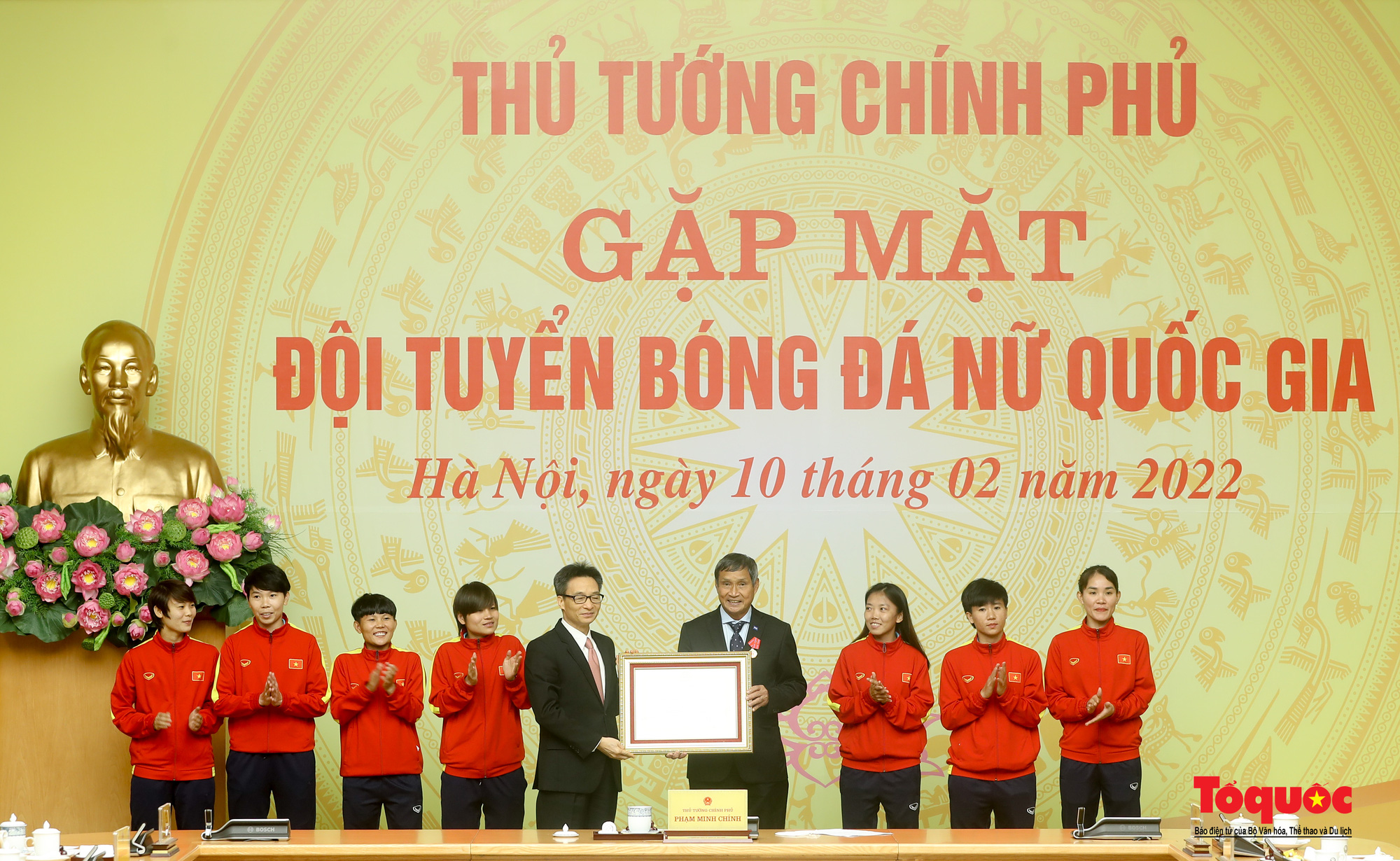 Thủ tướng Phạm Minh Chính gặp gỡ, chúc mừng và khen thưởng Đội tuyển bóng đá nữ Việt Nam - Ảnh 15.