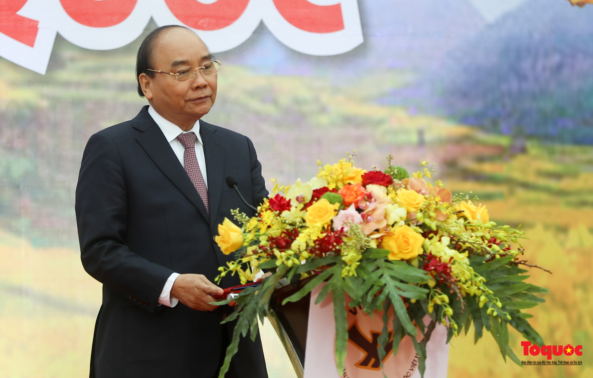 Chủ tịch nước Nguyễn Xuân Phúc dự Ngày hội “Sắc Xuân trên mọi miền Tổ quốc” năm 2022 - Ảnh 10.