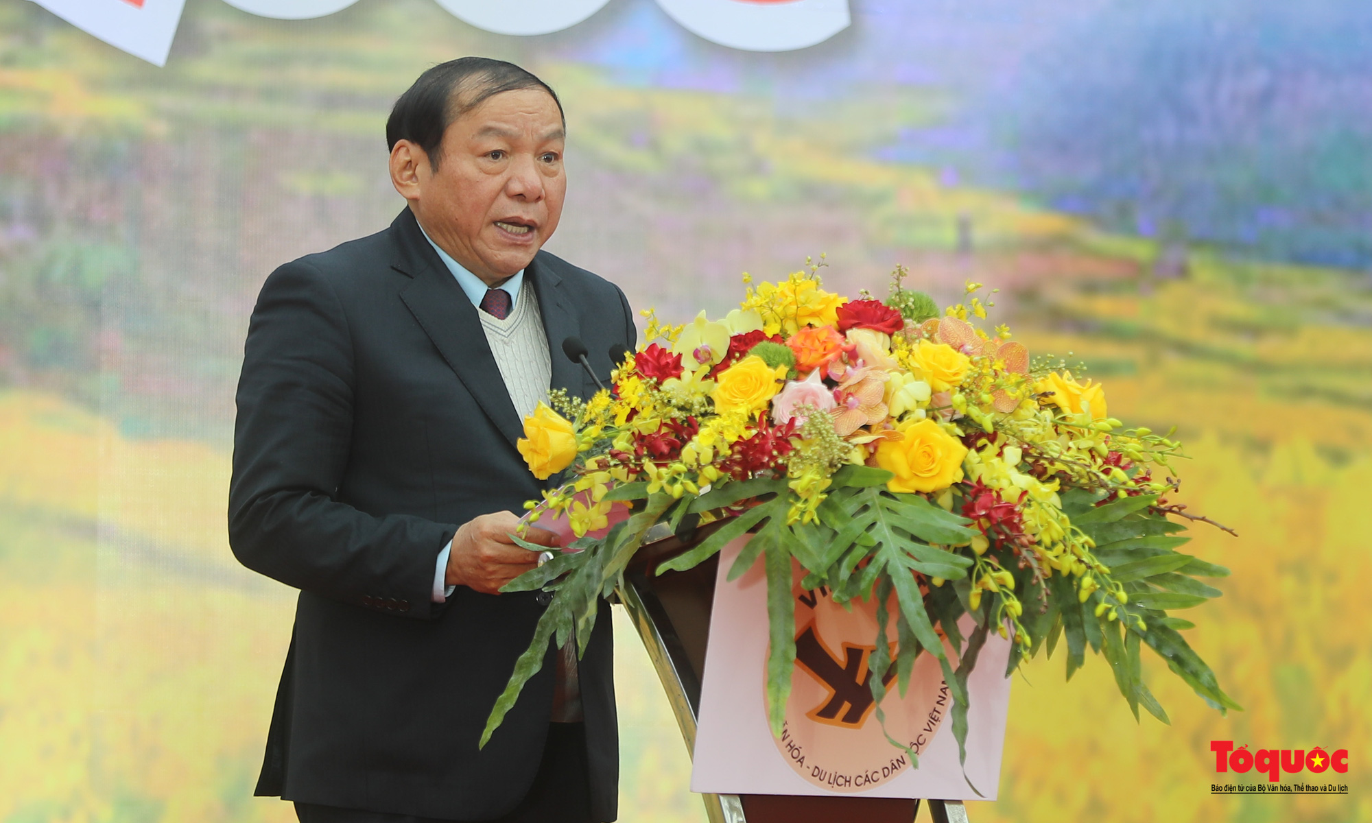 Chủ tịch nước Nguyễn Xuân Phúc dự Ngày hội “Sắc Xuân trên mọi miền Tổ quốc” năm 2022 - Ảnh 8.